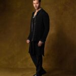 Hrithik Roshan Instagram - #IndiaInFashion at @nmacc.india ♥️ Outfit : @jade_bymk Stylist : @lakshmilehr Hair : @aalimhakim @smerchant5 Makeup : @vjypalande Photographer : @beejlakhani #NMACC