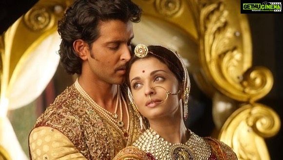 Hrithik Roshan Instagram - Happy Birthday @ashutoshgowariker. Thank you for trusting me with the monumental responsibility of being a part of Jodhaa Akbar. Your direction & my incredible co-stars will forever be cherished. #15yearsOfJodhaaAkbar