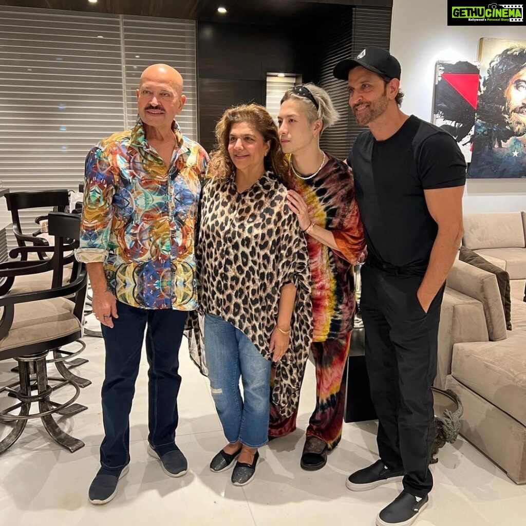 Hrithik Roshan Instagram - What a delightful experience meeting you Jackson. Such a kind hearted rock star. Loved hearing about your journey, I hope you continue to grow both as the star and human. Thanks for the music and for the love you gave my family and home staff. My love to your entire team - Daryl, Isaac, Tiffany n the entire crew, and kamal. What an inspiring bunch you are ! India let’s give Jackson some more of that love so he returns back to us - in concert ! 💥 @jacksonwang852g7