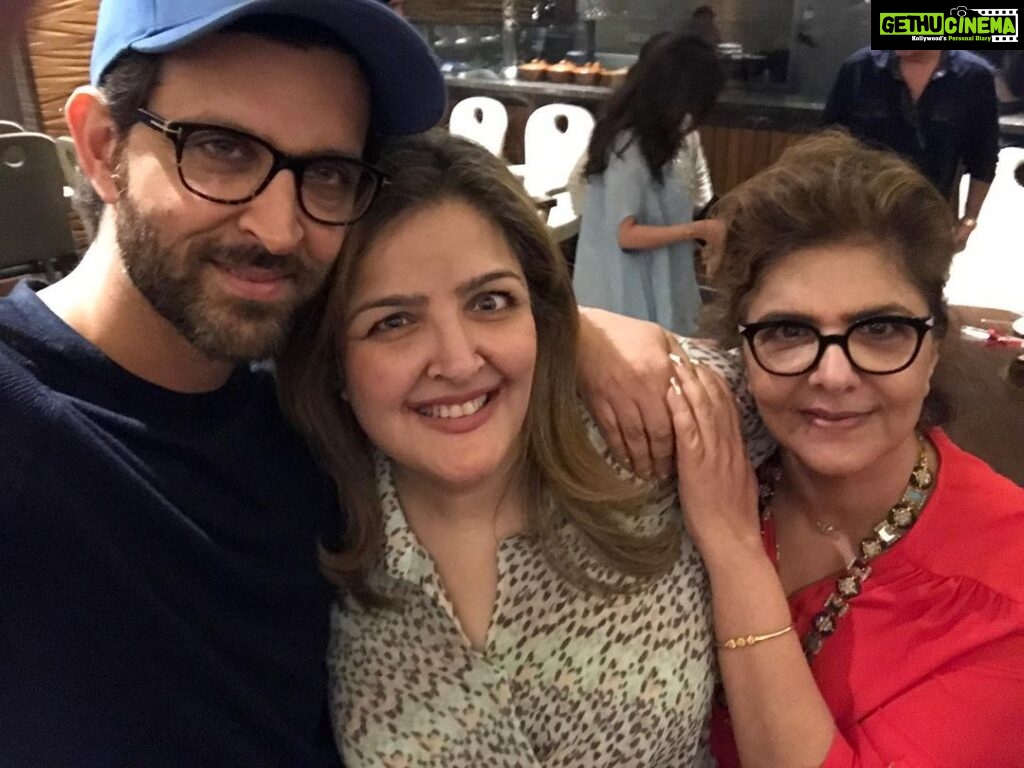Hrithik Roshan Instagram - My soul would have not been this enriched if you didn’t exist didi. Thank you for being exactly who you are and the way you are. You teach without even knowing that you do. I love you ❤ Happy Birthday!! 🥳