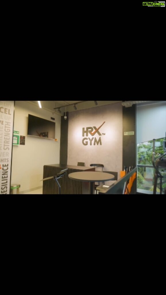 Hrithik Roshan Instagram - It’s Finally Here! The HRX Gym was a dream that has now become a reality. So, pack your gym bags and together, let’s raise the bar, as we #KeepGoing 🔥 📍 HRX Gym, JP Nagar, Bangalore . . . #HRXGyms #CultFit #HRX