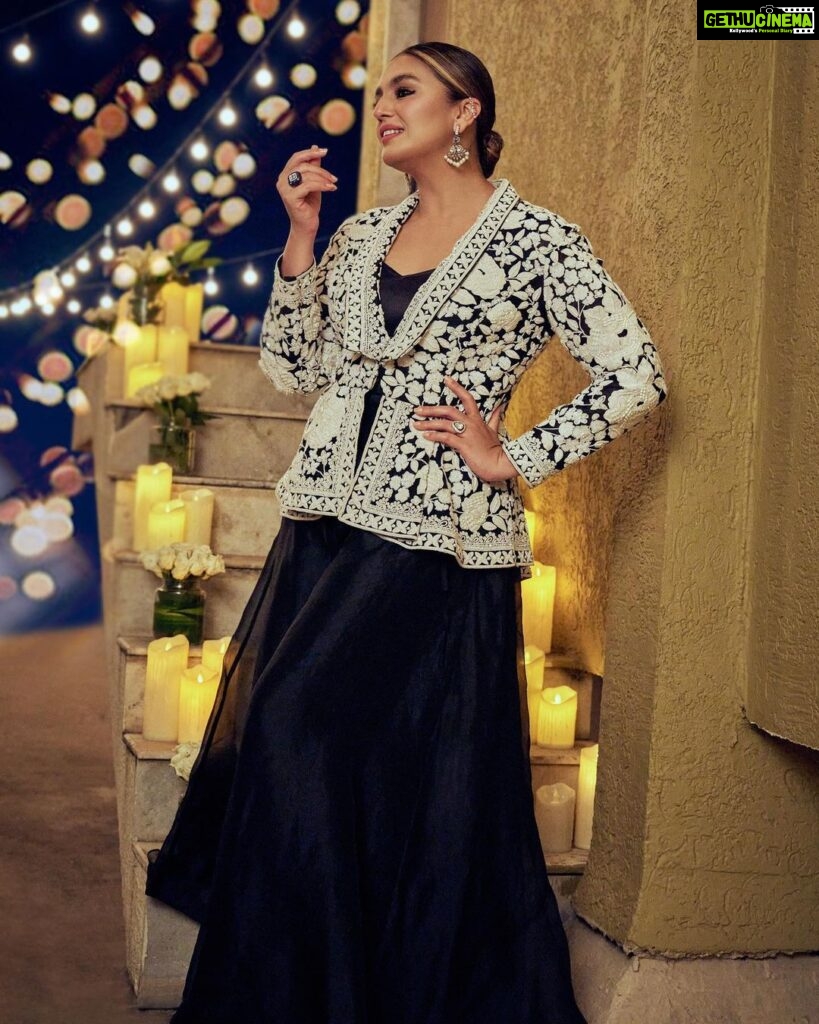 Huma Qureshi Instagram - 🌙 Outfit - @pankajandnidhi Jewellery- @vinitamichaeljewelcraft & @minerali_store Shoes - @fizzygoblet HMU - @annieemakesart Styled by - @who_wore_what_when Photography - @shauryakandwal