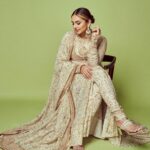 Huma Qureshi Instagram – मुझसे पहली सी मुहब्बत मेरी महबूब न माँग….. 

Outfit @anamikakhanna.in 
Jewelry @razwada.jewels 
Styling @who_wore_what_when 
Photos @shauryakandwal
Hair and Makeup 
@annieemakesart
@nandanisandha_