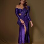 Huma Qureshi Instagram - 💜😈🦄Last Night all glammed up at the #news18reelawards Thank you for all the love for #Maharani Season2 #BestActress @sirsubhashkapoor your faith in me has made all this possible. Thankkkk you … Chalo on to Season 3 @kangratalkies @sonylivindia @namitaalexander @krisann.figueiredo.mua @rakshandairanimakeupandhair glam squad