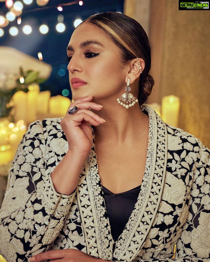 Huma Qureshi Instagram - 🌙 Outfit - @pankajandnidhi Jewellery- @vinitamichaeljewelcraft & @minerali_store Shoes - @fizzygoblet HMU - @annieemakesart Styled by - @who_wore_what_when Photography - @shauryakandwal