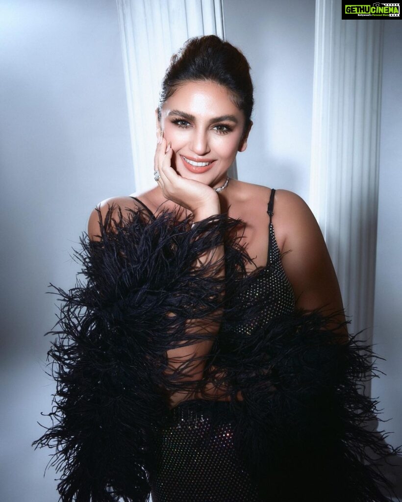 Huma Qureshi Instagram - Black Swan 🦢🖤for @filmfare