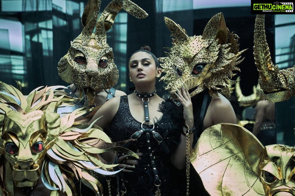 Huma Qureshi Instagram - Dark Night of the Soul I await For one glimpse of the divine Nocturnal beings Are roaming free It’s uncharted Madness chaos Yet I feel Free - by Huma Q I’m my dazzling look by @abujanisandeepkhosla @who_wore_what_when