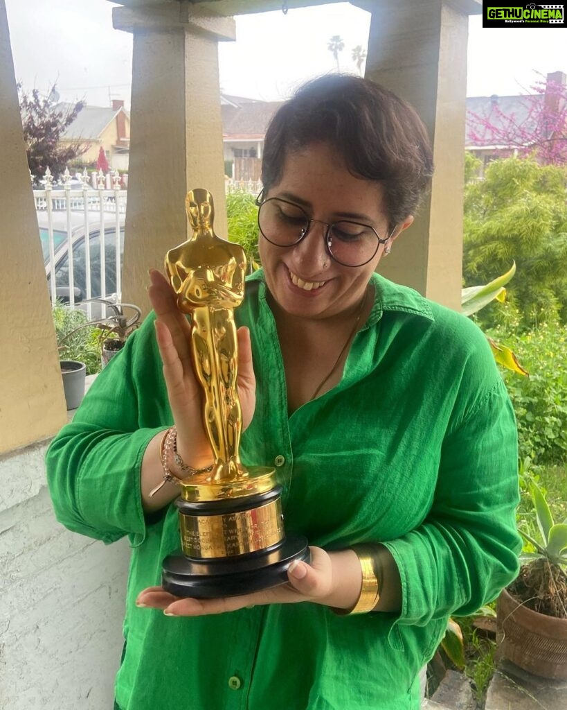Huma Qureshi Instagram - My first producer (Gangs of Wasseypur) , friend , almost flatmate ( that’s how my name is still saved on her phone) @guneetmonga !! Im so proud of you .. thank you for showing us how it’s done .. you are an inspiration girl!! Living her best life , winning an Oscar for India on her 3 month anniversary.. stuff fairytales are made of. I’ve seen your hustle , your passion , your drive and just sticking it out in an all boys club. All I can say is …. that this is just the beginning 🥰💫 Oh and thank you for letting me touch and record these ridiculous videos with ‘Goldie’ … now I’m just going to have to get my own so we can pose together 😘❤️🔥#love #morepowertoyou #proud #inspired