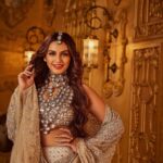 Huma Qureshi Instagram - Mera Noor Hai Mashoor 🌟 Thank you @abujanisandeepkhosla for making me look like a dream. @sharicsequeira you are amazing ❤️ Hello @aashimgulati 👋 Styling - @who_wore_what_when Photography- @chandrahas_prabhu Hair - @marcepedrozo Makeup - @ajayvrao721