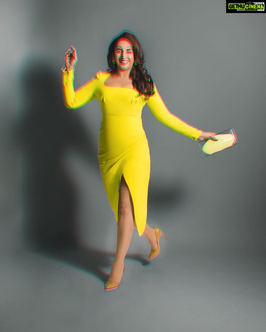 Huma Qureshi Instagram - If indeed you must be candid, be candid beautifully – Kahlil Gibran Dress: @mrselfportrait Clutch: @cultgaia Shoes: @louboutinworld Earrings: @ishhaara @ascend.rohank Styled by: @dhruvadityadave Assisted by: @anjalibiyani_ Make up by: @arbazshaikh6210 Hair by: susanemmanuelhairstylist