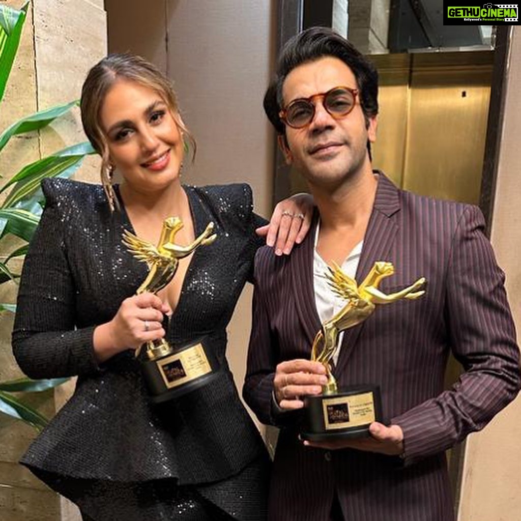 Huma Qureshi Instagram - Monica O My Darling … It’s special winning Best Actress at #IWMbuzz Awards .. and my homie @rajkummar_rao wins Best Actor .. what a night … thank you @vasanbala for making me your Monica … @netflix_in @matchboxshots Monica has been a most special journey and THANK YOU for all the love ❤️ #blessed #love #gratitude @iwmbuzz @ramkamalmukherjee