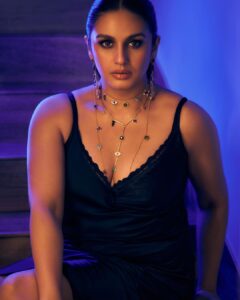 Huma Qureshi Instagram - Black Magic Woman 🖤

Dress - @zara 
Jewellery- @zariinjewelry 
Shoes - @aands_official 
Makeup - @ajayvrao721 
Hair - @rakshandairanimakeupandhair 
Styled by - @who_wore_what_when 
Photography - @rohnpingalay