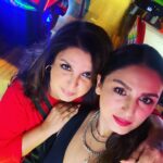 Huma Qureshi Instagram - To another year of making more memories , laughter , sane ( and insane advice) , ceaseless wit , banter and Falooda with Farah nights ;-) love u @farahkhankunder Only one of you ❤️