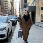 Huma Qureshi Instagram - Walk & Shop , some Sun in the Park , kuch Friends , thodi Coffee , lusting over @schiaparelli and chilling with my new furry friends #NewYork #newyorkcity #traveltales #photodump