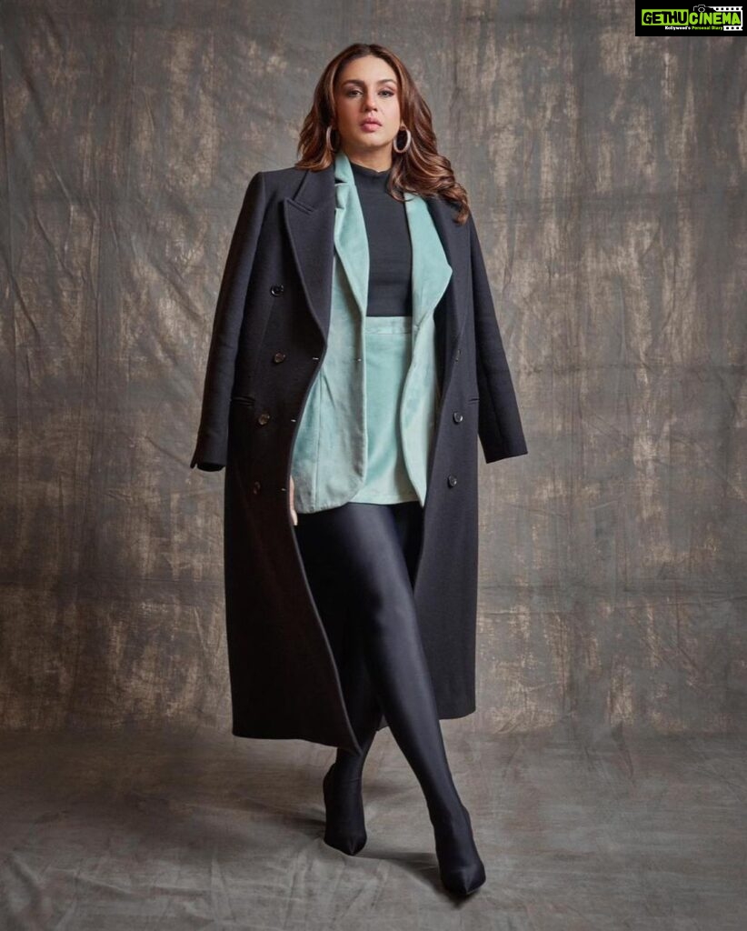 Huma Qureshi Instagram - Best foot forward 👠 Skirt suit: @kostume_county Turtleneck: @zara Boots: balenciaga Earrings @thealchemystudio_in Styled by: @dhruvadityadave Hair and make up by: @manjarisinghofficial Photos by: @ankitchatterjee.official