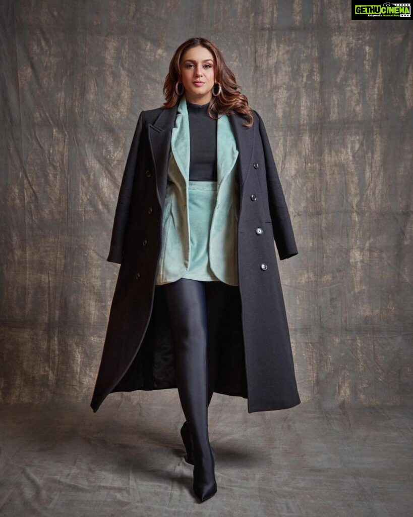 Huma Qureshi Instagram - Best foot forward 👠 Skirt suit: @kostume_county Turtleneck: @zara Boots: balenciaga Earrings @thealchemystudio_in Styled by: @dhruvadityadave Hair and make up by: @manjarisinghofficial Photos by: @ankitchatterjee.official