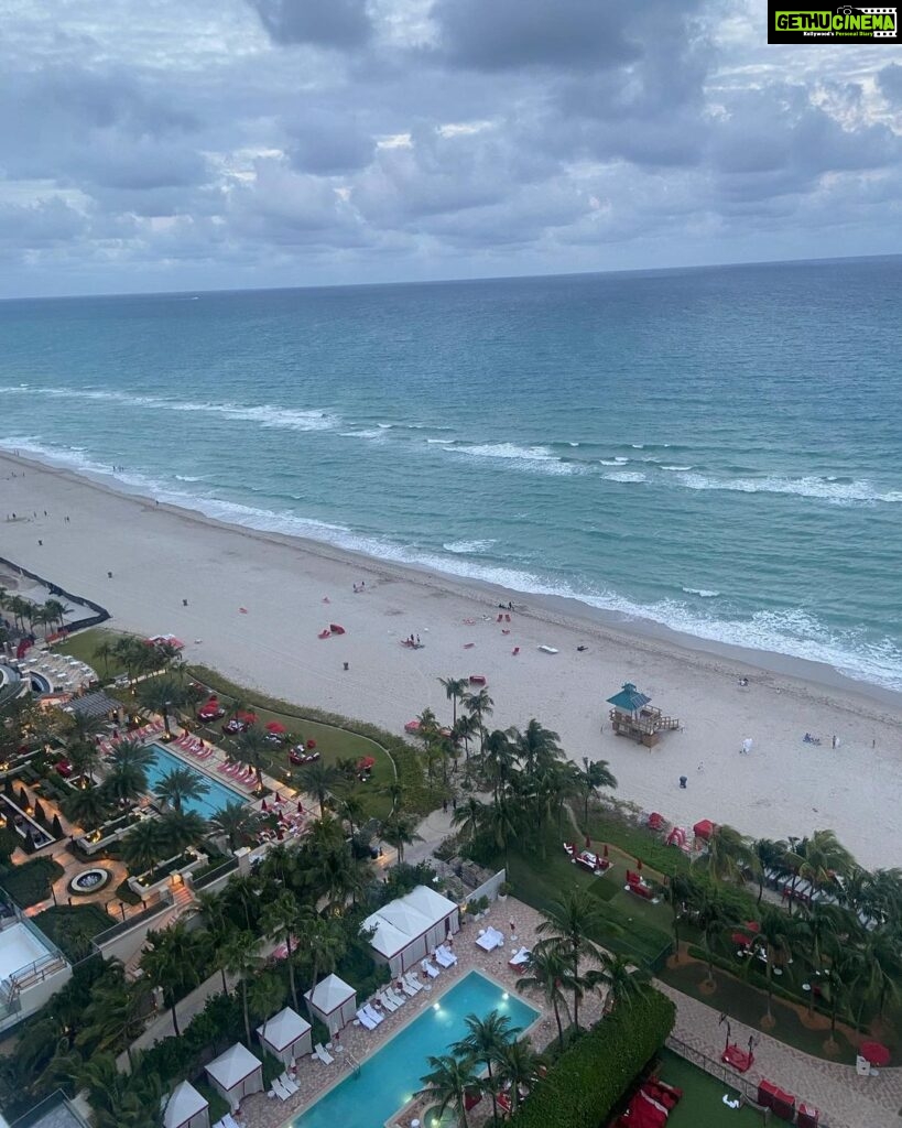Huma Qureshi Instagram - Next Stop Miami … Let’s bring 2023 in … @vivek.daschaudhary @paulined13 @pareshghelani @lisadooo #love #celebration