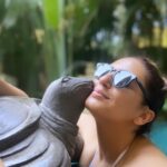 Huma Qureshi Instagram - Hanging with my new best friends… they are really nice .. plus I get to kiss some frogs 🐸 #peace #chill #goa @baaleresortgoa #Baaleresortgoa #LuxuryVillas #LuxuryatBaale @alphabetmedia