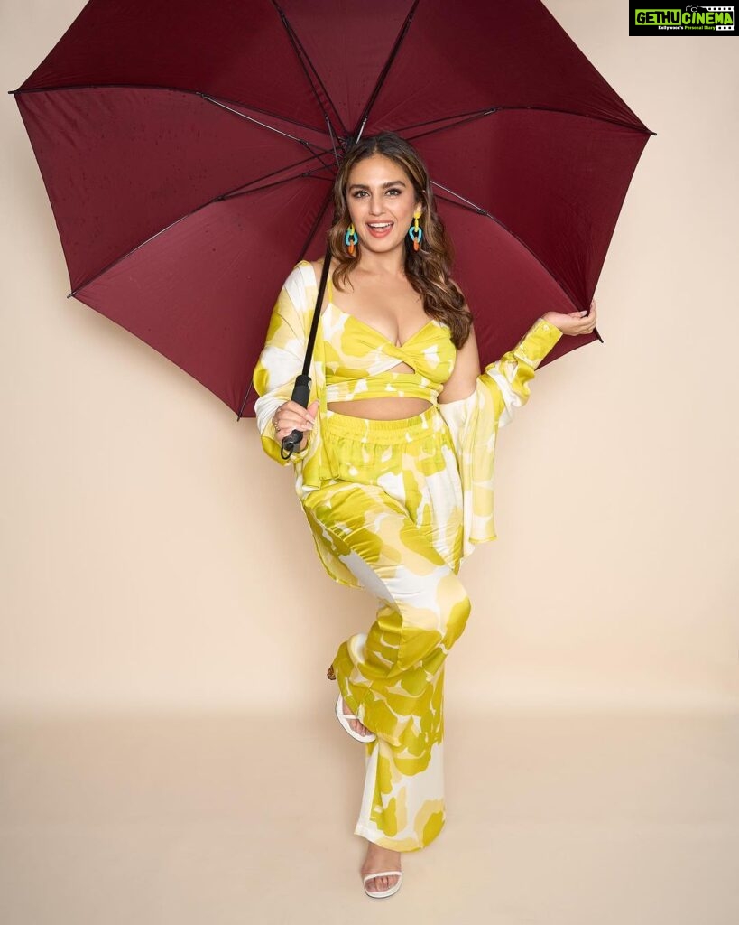 Huma Qureshi Instagram - Baarish 🌧️ Shall #Tarla ji make some pakodas today ?? Or pose with her umbrella?? #genuinekoshen Styled by : @sanamratansi Assisted by : @nirikshapoojary_ @ankitha_chauhan @sr_styleco Coords set - @themissyco Earrings - @azotiique Rings : @misho_designs Photographer : @ayushguptaphoto @avdhut__l Hair : @rakshandairanimakeupandhair Make up : @ajayvrao721 Nails : @itssoezi