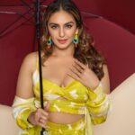 Huma Qureshi Instagram – Baarish 🌧️ 
Shall #Tarla ji make some pakodas today ?? Or pose with her umbrella?? #genuinekoshen 
Styled by : @sanamratansi 
Assisted by : @nirikshapoojary_  @ankitha_chauhan @sr_styleco
Coords set – @themissyco
Earrings – @azotiique 
Rings : @misho_designs 
Photographer : @ayushguptaphoto @avdhut__l
Hair : @rakshandairanimakeupandhair
Make up : @ajayvrao721
Nails : @itssoezi