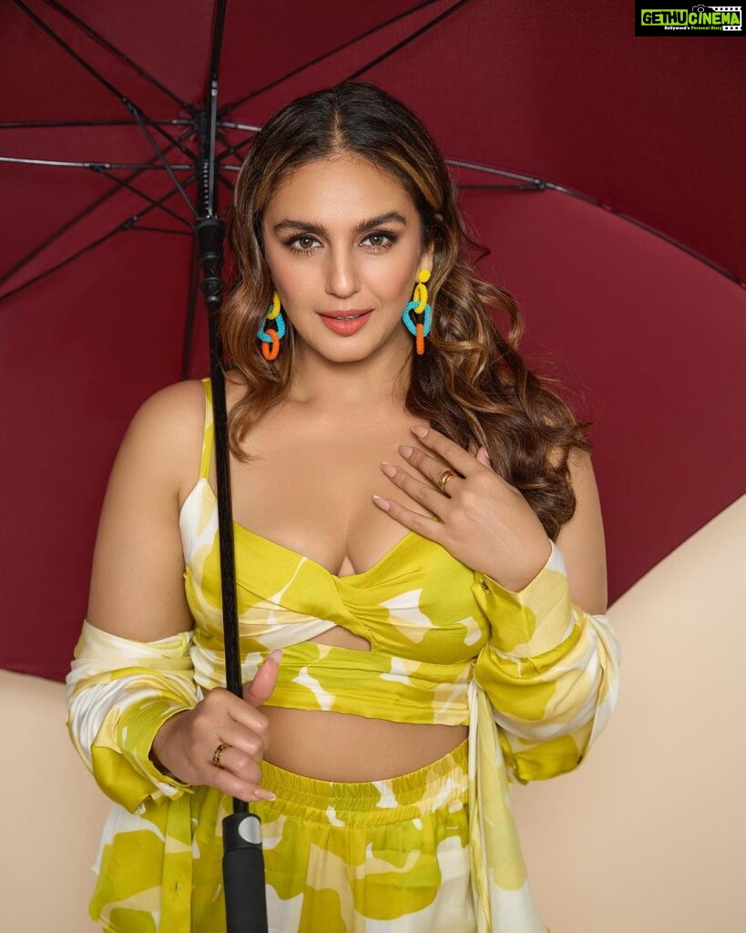 Huma Qureshi Instagram - Baarish 🌧️ Shall #Tarla ji make some pakodas today ?? Or pose with her umbrella?? #genuinekoshen Styled by : @sanamratansi Assisted by : @nirikshapoojary_ @ankitha_chauhan @sr_styleco Coords set - @themissyco Earrings - @azotiique Rings : @misho_designs Photographer : @ayushguptaphoto @avdhut__l Hair : @rakshandairanimakeupandhair Make up : @ajayvrao721 Nails : @itssoezi