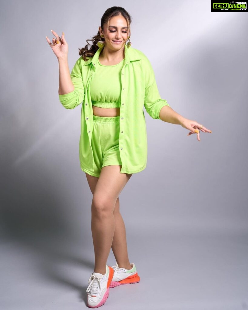 Huma Qureshi Instagram - 💚 Current relationship status - In love with my coconut earrings 🥥 #Tarla #Promotions Styled by : @sanamratansi Assisted by : @nirikshapoojary_ @ankitha_chauhan @sr_styleco Coords set - @fancypantsofficial Earrings - @deepagurnani Rings : @misho_designs Photographer : @ayushguptaphoto Hair : @rakshandairanimakeupandhair Make up : @ajayvrao721 Nails : @itssoezi