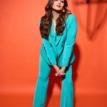 Huma Qureshi Instagram - The icing on the cake is here 🧁 #Tarla special… Thank you for all the love 💙 Credits for today’s look Styled by : @sanamratansi Assisted by : @nirikshapoojary_ @ankitha_chauhan @sr_styleco Pant suit - @rsr_ritirahulshah Earrings - @deepagurnani Rings : @misho_designs @houseofshikha Photographer : @ayushguptaphoto Hair : @rakshandairanimakeupandhair Make up : @ajayvrao721 Nails : @itssoezi