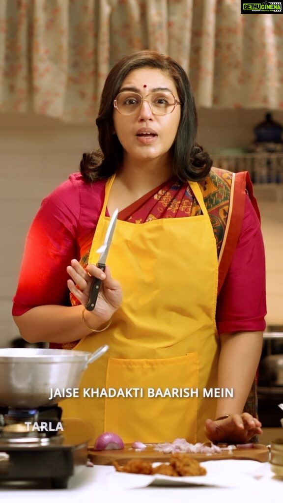 Huma Qureshi Instagram - Eid Mubarak! If not Biryani then you must try this recipe… Iss baarish ke mausam ki perfect recipe lekar aa gayi … Toh aap try karo #Tarla ki yeh recipe. #TarlaOnZEE5, premieres 7th July @mrfilmistaani @pglens @ronnie.screwvala @ashwinyiyertiwari @niteshtiwari22 @gautamved83 @pashanjal @hasanainhooda @varun.shetty.1840 @tarladalal @renudalalcooking @manish_kalra_ @_sanjayshetty #SanjayDalal @deepak_dalal_official @rsvpmovies @earthskynotes @zee5 @zee5global @zeemusiccompany