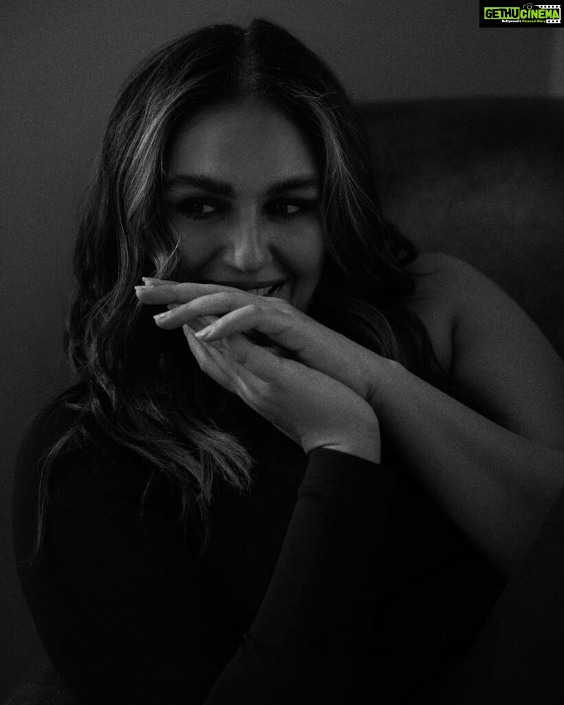 Huma Qureshi Instagram - Her moods Are like the Moon 🌙 Tonight There is an Eclipse 🌚 Tomorrow She may just Beam Who knows 🌝 - Huma Q 📸 @ayushguptaphoto Makeup @ritikavatsmakeupandhair Hair @nargis9052