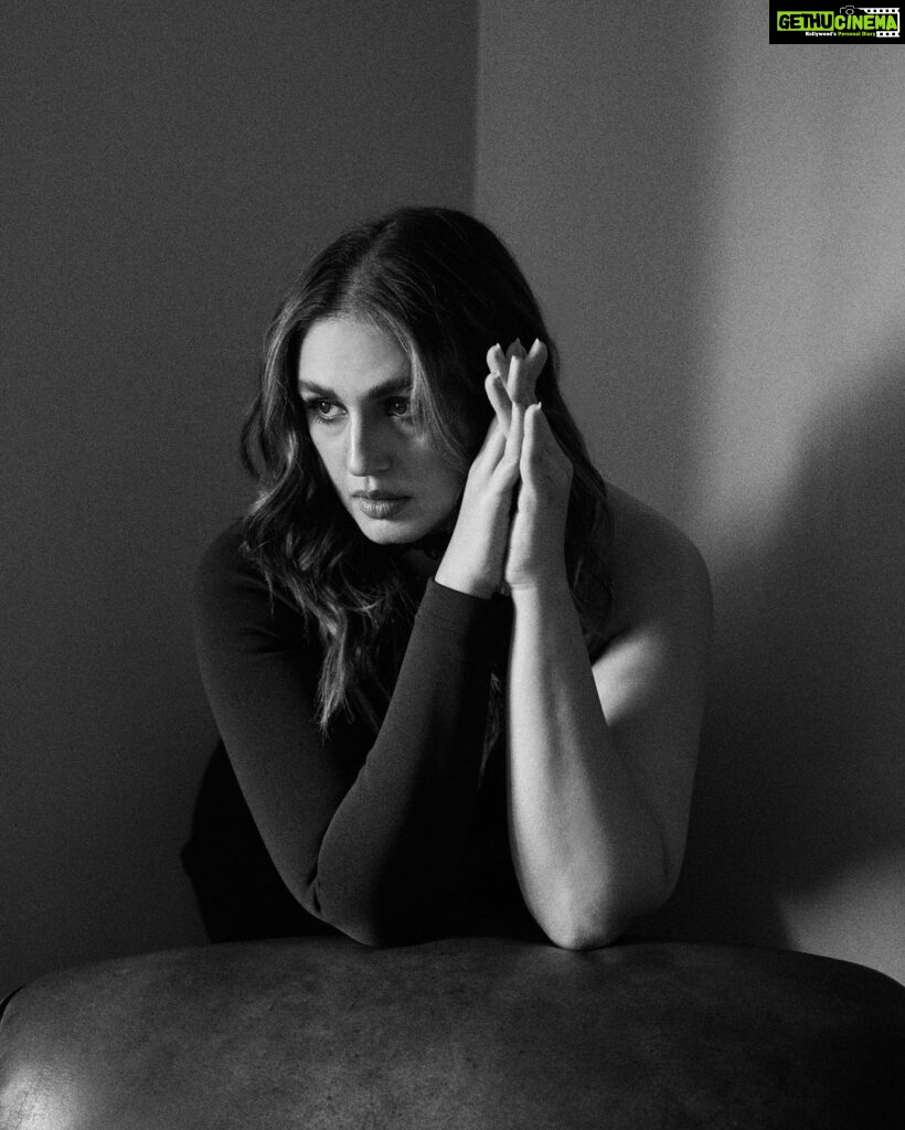 Huma Qureshi Instagram - Her moods Are like the Moon 🌙 Tonight There is an Eclipse 🌚 Tomorrow She may just Beam Who knows 🌝 - Huma Q 📸 @ayushguptaphoto Makeup @ritikavatsmakeupandhair Hair @nargis9052