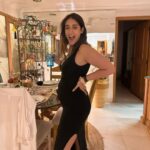 Ileana D'Cruz Instagram - Bump alert ‼️ 📸 @anyasinghofficial ♥️