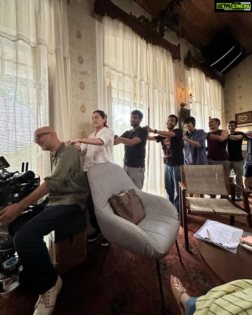 Ileana D'Cruz Instagram - Very rarely do you get the chance to work on not just a lovely project, but some seriously gifted and talented people, and some genuinely amazing souls ♥️✨