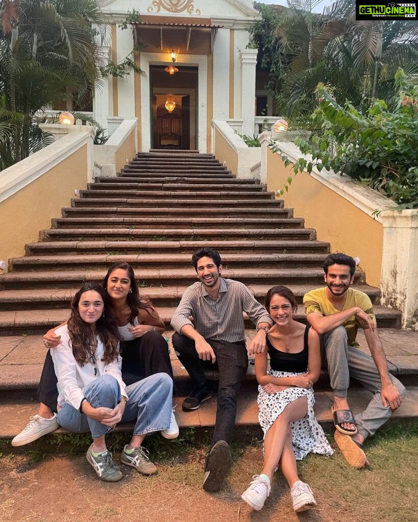 Ileana D'Cruz Instagram - Very rarely do you get the chance to work on not just a lovely project, but some seriously gifted and talented people, and some genuinely amazing souls ♥✨
