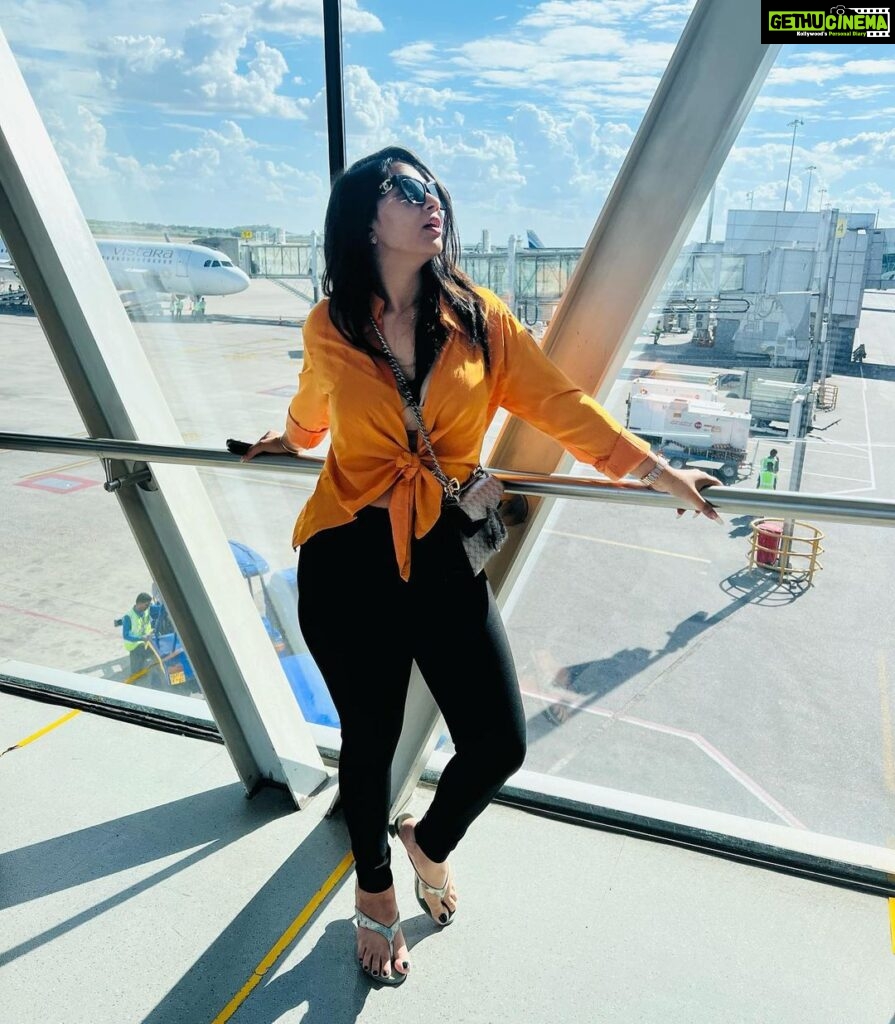 Inaya Sultana Instagram - This year has changed me more than i ever thought it would ❤ #airport #aviation #airplane #boeing #avgeek #aircraft #aviationlovers #a #pilot #aviationdaily #instagramaviation #instaaviation #flight #aviationgeek #fly #b #instaplane
