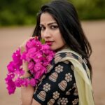 Inaya Sultana Instagram – I look Sassy but still classy 🤞🏻

Are you agree then comment 👍 or 👎

.
.
.
.

#saree #traditional #look #indiansaree #indiangirls #sareesilk #sareelove