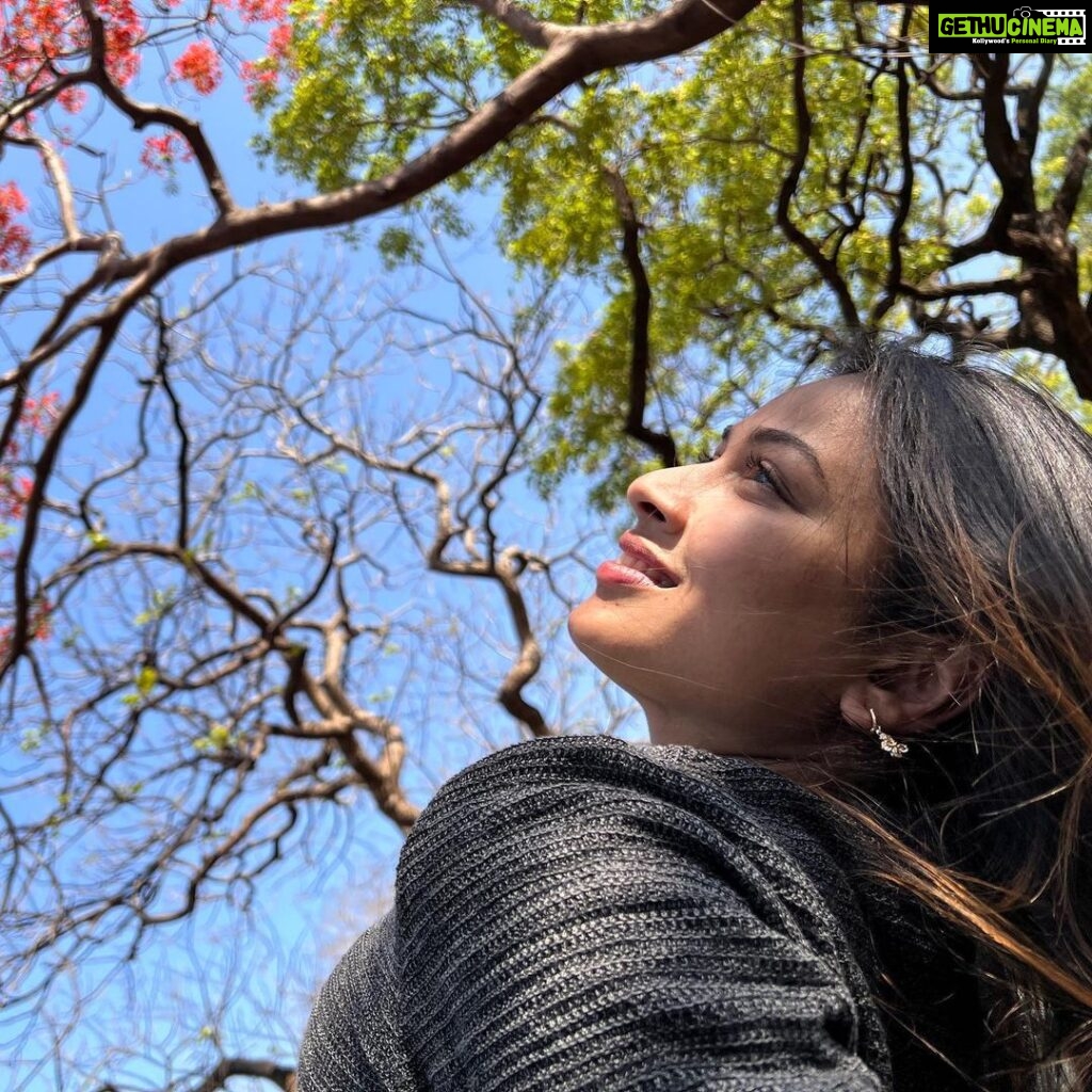 Inaya Sultana Instagram - “ BREATHE ” Take a deep breathe. Go outside to get some fresh air and let your body inhale the good nature. #picoftheday #nature #breath #newtrend #happyday