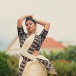 Inaya Sultana Instagram – Modern thinking, traditional look. What a perfect match! 

.
.
.
.
.
Loc @ftvcafe.hyderabad 
#traditional #fashion #art #saree #wedding #love #ethnicwear #india #indianwear #indianwedding #instagram #onlineshopping #style #photography #tattoo #sareelove #instagood #traditionalart #ethnic