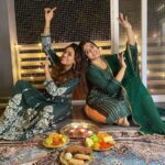 Iniya Instagram - Diwali 2022 @iam_ineya Sister 💚 green theme 🥰