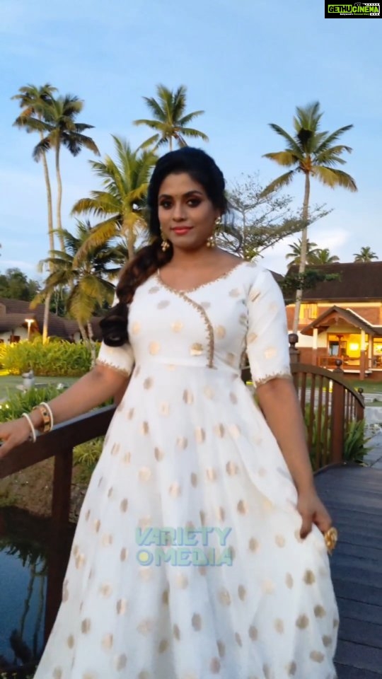 Iniya Instagram - മലയാളി മങ്ക 😍 @varietymedia_ #onam #onamcelebration #malayali #ineya #actress #kerala #keralagallery #keralagodsowncountry #keralagram #kerala🌴 #reels #reelsinstagram #trendingreels #trending