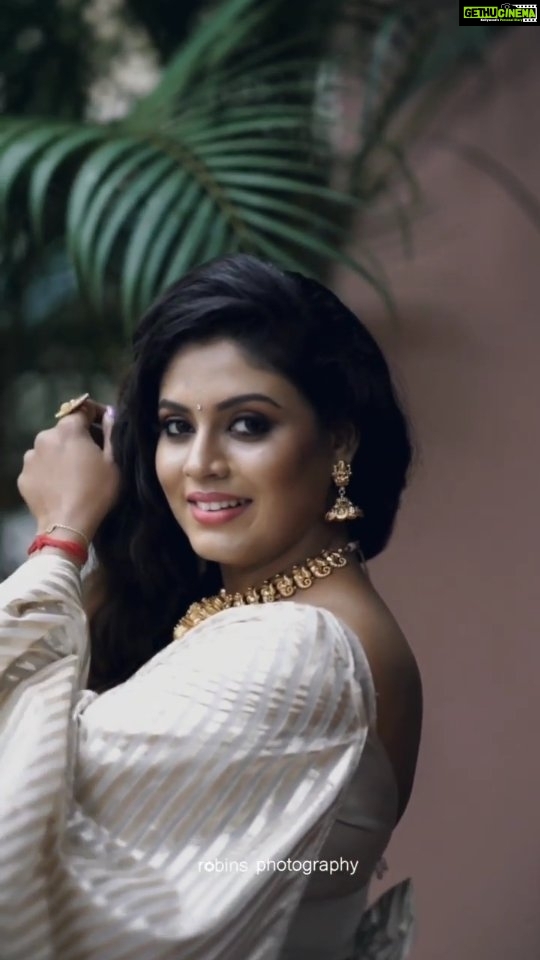 Iniya Instagram - Inframe @iam_ineya Costume @diva_womensclothingstore MUA @monish_mathai_makeup_artist_ Media @robins_media Photography team @robins_photography_ Assocites @yshaks_gallery #Actress #ineya #raheesrobinsphotography #robinsphotography Shruti Sawant better known by her stage name Ineya, is an Indian actress and model from Thiruvananthapuram, Kerala who predominantly appears in Malayalam and Tamil films. She won the Best Actress Award for her role in the Tamil film Vaagai Sooda Vaa at TN state awards. Eranakulam