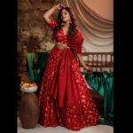Iniya Instagram - Inframe : @iam_ineya Photography : @alex_judeson Jewellery : @chennai_jazz Makeup : @bhavanasmakeoverofficial Costume : @anjileena_ @thehouseofanjii #chennai #indoorphotography #fashionphotography #productphotography #jewelry #fashionfolio #ethinicwear #ethinic #beuty #judsonphotography