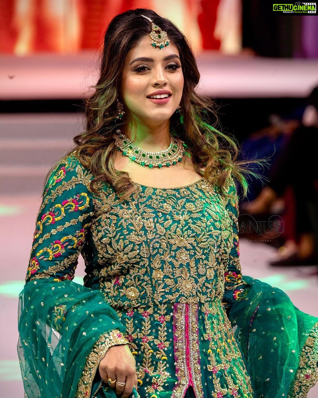 Iniya Instagram - @gmfldubai Dubai World trade Center @iam_ineya @shravankummar @h9events @minjushikin @deepakplassery
