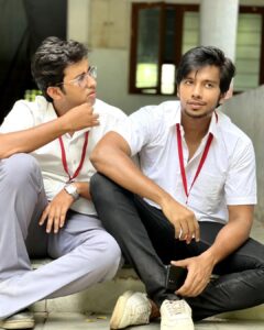 Irfan Instagram - In between deep conversation with @irfan999__ 
📷 @raja_vetri_prabhu_
#goodvibes #candid
#kichajerry #ifran #aashikgopinathbryan  #kanakaanumkalangal #jerry #kicha