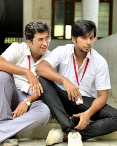 Irfan Instagram - In between deep conversation with @irfan999__ 
📷 @raja_vetri_prabhu_
#goodvibes #candid
#kichajerry #ifran #aashikgopinathbryan  #kanakaanumkalangal #jerry #kicha