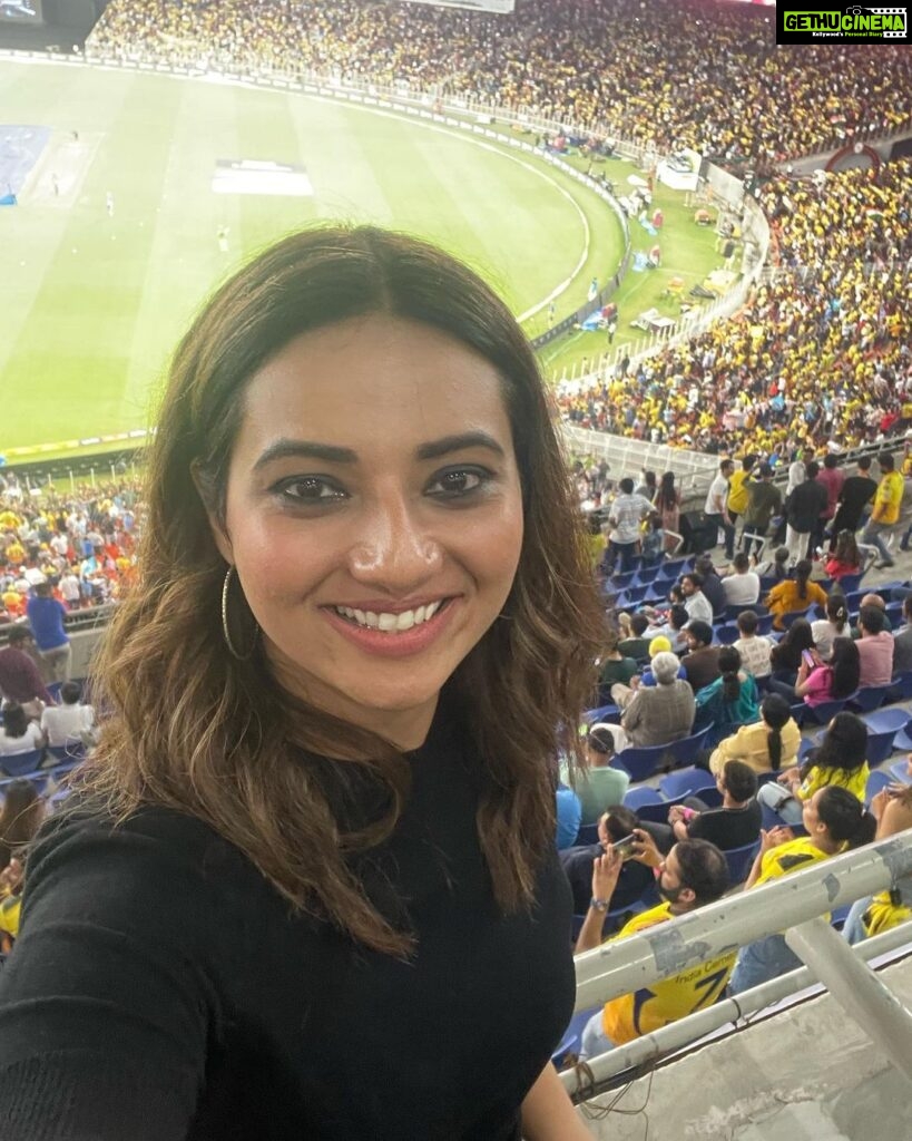 Isha Chawla Instagram - Just wanted to get it out of my system so here it goes . In my previous post I may have cursed the universe too strongly . The fan in me was so hurt for not being there for the final match , which also looked like @mahi7781 ‘s final match … so I made a wish and prayed real hard for Dhoni’s win , but the gods took it too seriously . It rained and rained and the match. Was postponed to 29th , which meant I could watch it live . It was all last minute how I reached Ahmedabad is another story but I just couldn’t believe my stars that I was there . Well I witnessed the most nerve wrecking match … absolutely crazy . The fun of being at the stadium is something everyone must witness . I had gone there alone but soon there were two boxes/stands full of people who felt like family . I’m a superstitious cricket lover , so people weren’t allowed to move some weren’t allowed to stand some weren’t allowed to sit . Infact I watched the entire match standing , but if that got us the cup … why not . An absolutely glorious night extended due to the rains , but only to make it even more fun . Well in the end I just want to say …. KISSI CHEEZ KO AGAR DIL SE CHAHO TO POORI KAYNAT USE TUMSE MILANE KI. KOSHISH MEIN LAG JAATI HAI … and so it did . 🖤 #cricket #dhoni #fanpower #gratitude #indebtedtotheuniverse