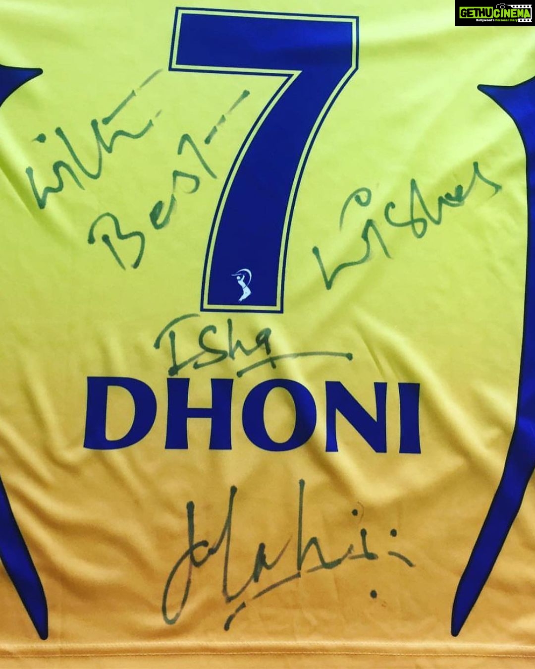 Isha Chawla Instagram - Today and forever . It may be your last season/ match ( I really hope not) and how I wish I could watch you play live . How I wish I was there to shout out …. DHONI DHONI …. Chennai ki whistle podu …. How sometimes kisi cheez ko kitni bhi shiddat se chaho kaynat aapko usko milane ki koshish to dur aapki koshish mein aapko bilkul support bhi nahin karti hai . Feeling somewhat like that right now , but trust me where ever I am I will be rooting for you and screaming the loudest . Said a lil prayer , made some halwa and now all set to watch the one and only #thalaivar @mahi7781 . You are already a winner and will always be . Love from a fan for life 💛 #dhoni #dhonifan