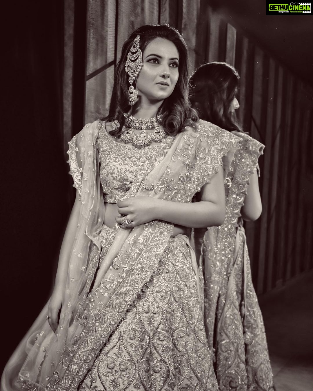 Isha Chawla Instagram - Throwback Thursday . . #eshachawla #throwbackthursday