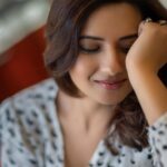 Isha Chawla Instagram - Thinking of Sundays on Tuesdays 🖤 P.C - @karteeksivagouni . . . . #eshachawla #tuesday #tuesdaymotivation #sundays #gratitude #history