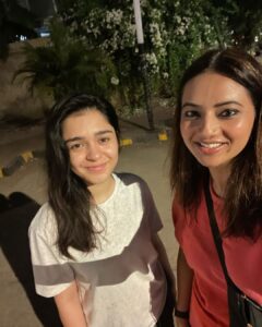 Isha Chawla Instagram - Sharing some pictures and thoughts from our walk to Siddhivinayak temple this morning . We left at 4:45 in the morning and reached at 8:08 am . We went without any breaks covering a distance of slightly over 15kms . This is not really the best weather to be walking on the streets , but I have to say that the weather gods were kind to us . I have been doing this for many years now . Walking to Siddhivinayak at least once a year , normally it’s in the beginning of the year . But 2023 started with a lot of travel , so had to do it around this time . I really enjoy starting my year with this walk … what it brings to my life apart from making Ganpati happy (assuming so ) is a lot many things . To begin with a lil test of grit /determination , as it takes courage to wake up at 3 am and still stick by your decision , in that hour of deep sleep and trust me in this weather walking at 4 am also is pretty exhausting. This excursion also brings to notice the beautiful structures and glory this chaotic city has . The city’s interesting nuances , it’s charming transition from night to dawn from solitude to a sea of people …Every one every thing all at once. The fallen flowers , the broken streets and the footpaths which are now home to so many… reminding you to just look around and be grateful for the abundance in your life . Also upon reaching the temple the folding of hands queuing up for darshan and then asking undeer ( Ganpati ki savari) for all that your heart desires , is a reminder , That struggles should only make one humble not arrogant and no matter where you’re coming from asking for something will not make you small . Then comes my favourite part, that is the mandatory trip to my favourite cafe madras … almost feels like you’ve earned the meal . Heart and tummy both full . #ganpatibappamorya #gratitude