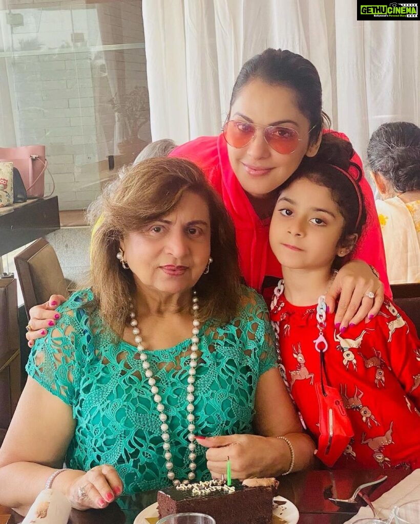 Isha Koppikar Instagram - Celebrating all the ways you make the world a better place by just being in it. Heres to all the nurturers and providers whom we call ‘Mother’. The most powerful creation of God. Wishing you all a very Happy Mothers Day today and every day .♥️💗💜🤗